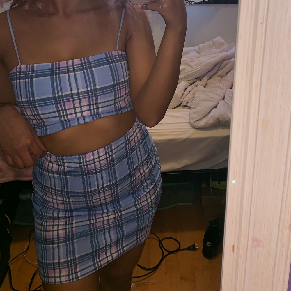 Boohoo Set - Picture 2 of 2